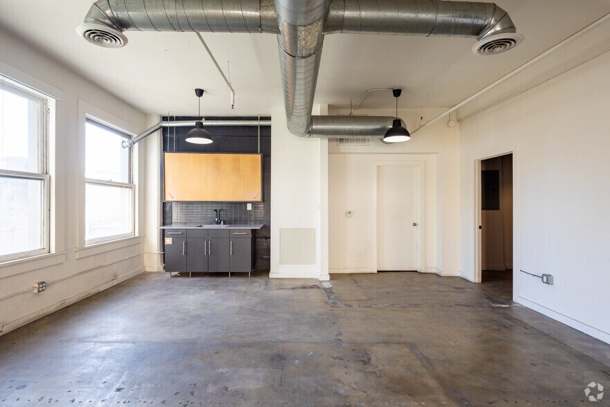 More Photos Of 724 S Spring St, Los Angeles Loft Creative Space For Lease