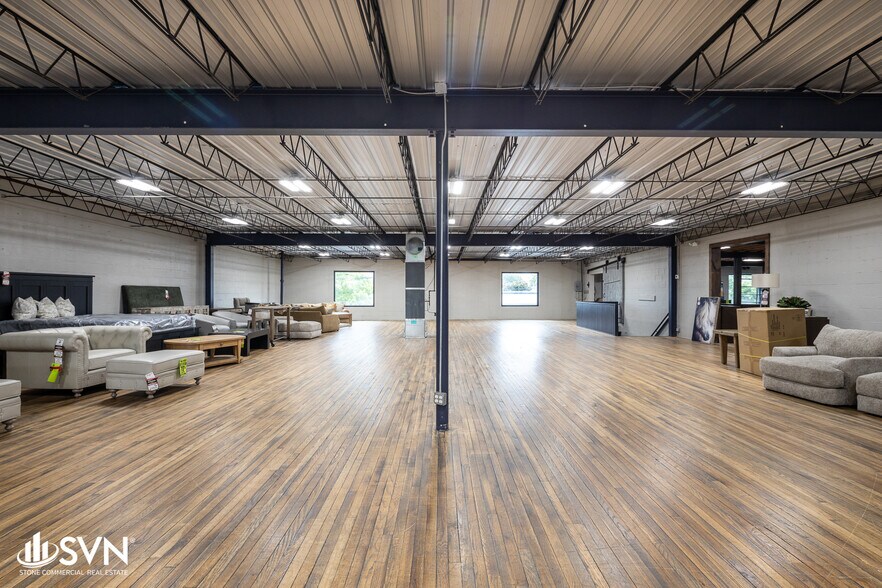 More Photos Of 764 E Seventh St, Lexington Warehouse For Sale