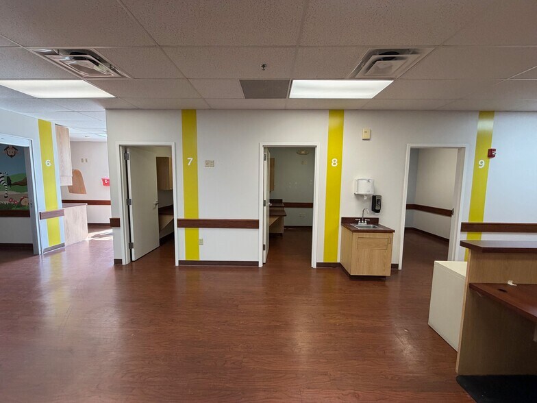 More Photos Of 1215 Dunn Ave, Jacksonville Medical For Lease