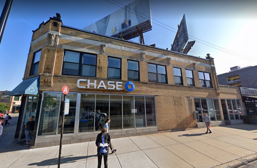 More Photos Of 3948-3954 N Sheridan Rd, Chicago Bank For Lease