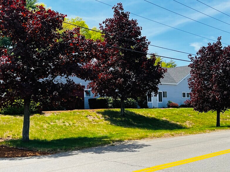 More Photos Of 114 Perimeter Rd, Nashua Light Distribution For Lease