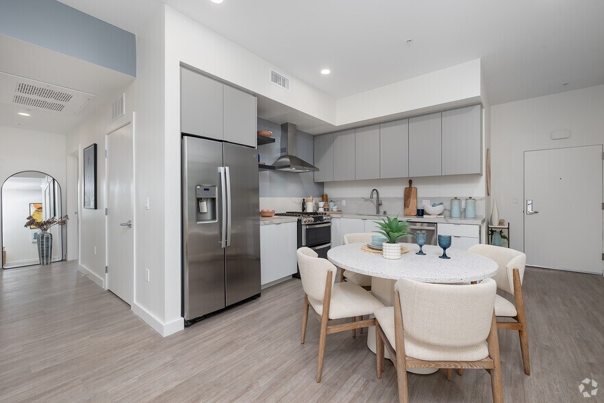 More Photos Of 10375 Washington Blvd, Culver City Apartments For Lease