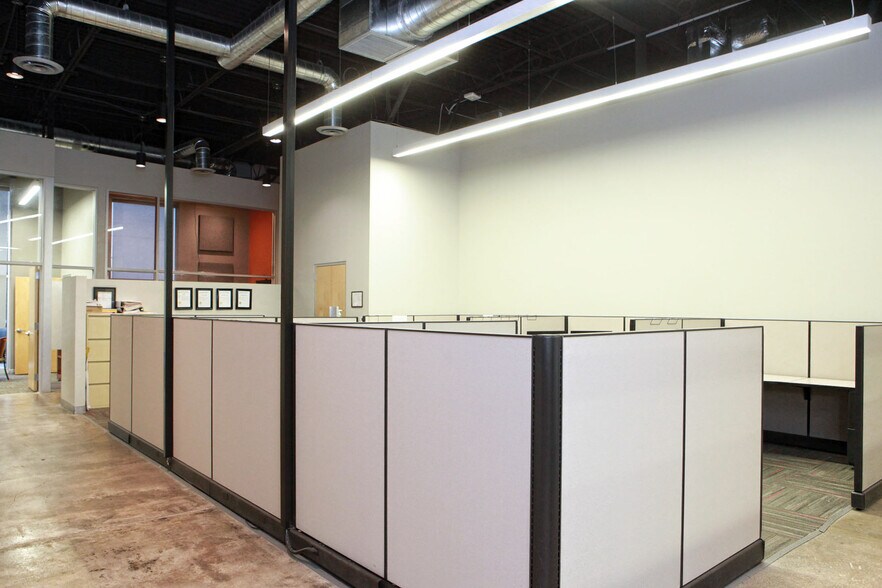 More Photos Of 817 E 4th St, Tulsa Showroom For Sale