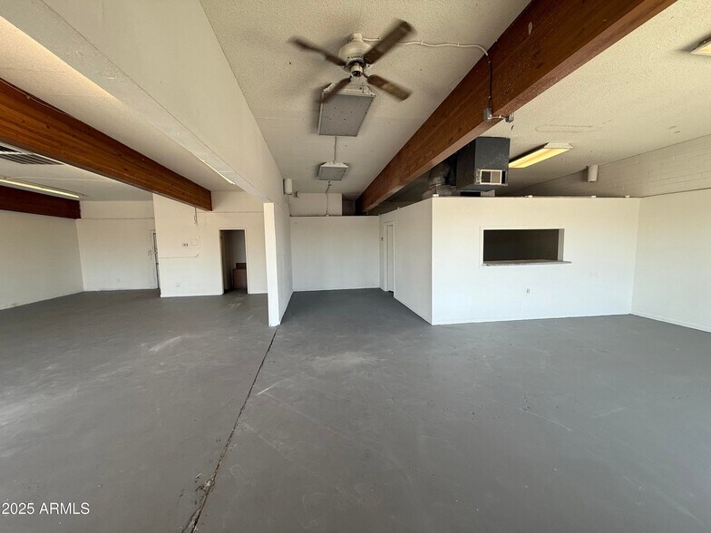 More Photos Of 5138 W Camelback Rd, Glendale Freestanding For Lease