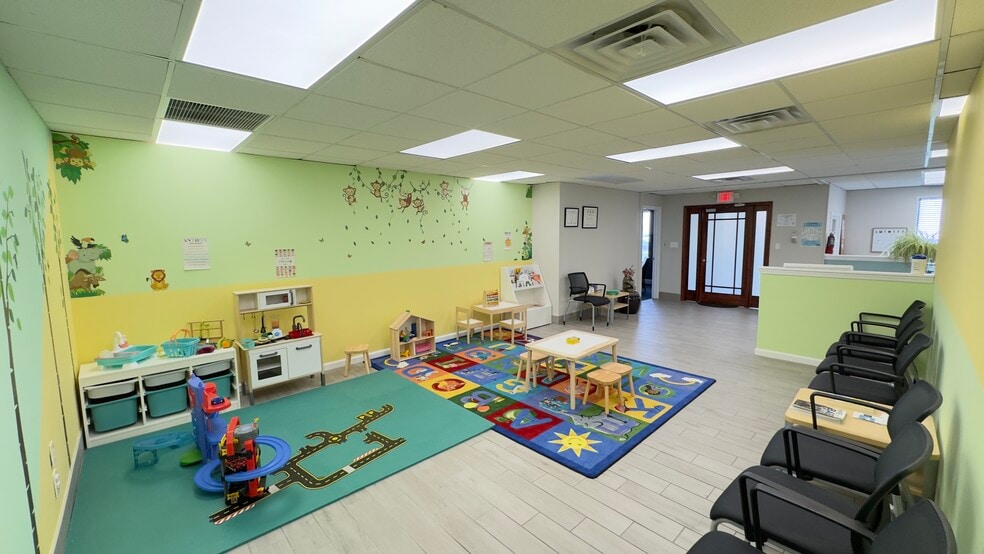 More Photos Of 5 Shirley Ave, Somerset Office For Lease