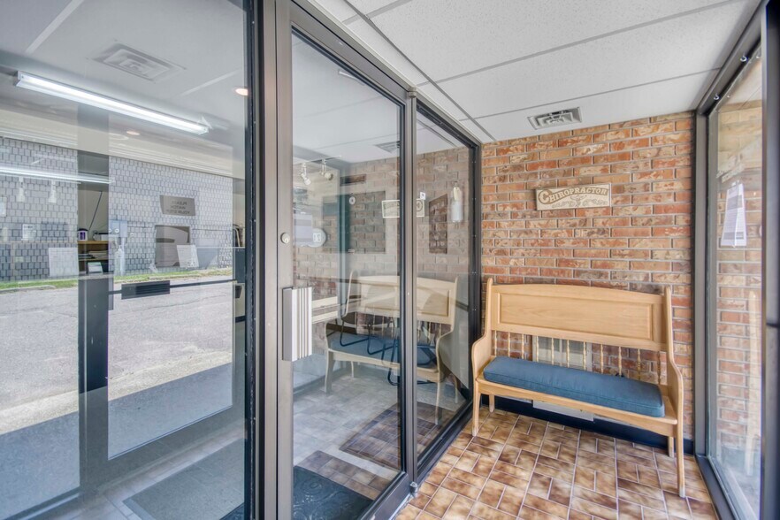 More Photos Of 215 First Av E, Shelburne Medical For Sale