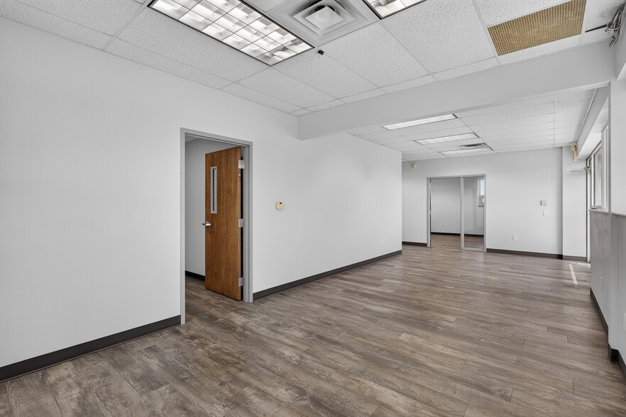 More Photos Of 4480 Ray Boll Blvd, Columbus Warehouse For Sale