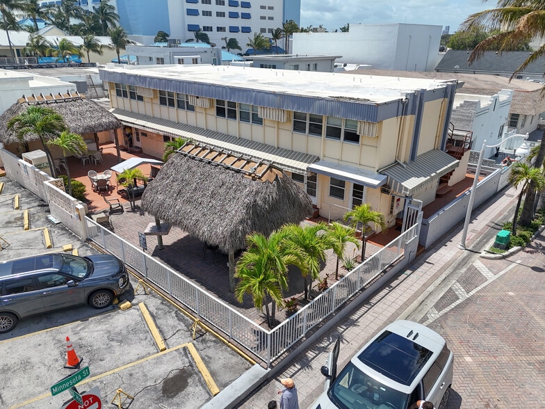 Primary Photo Of 312 Minnesota St, Hollywood Hotel For Sale
