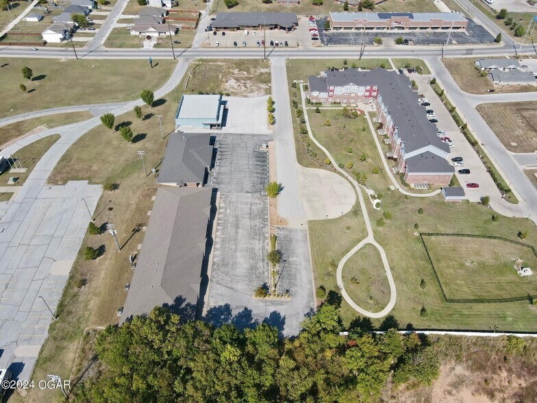 More Photos Of 2702 Cunningham Ave, Joplin Medical For Lease