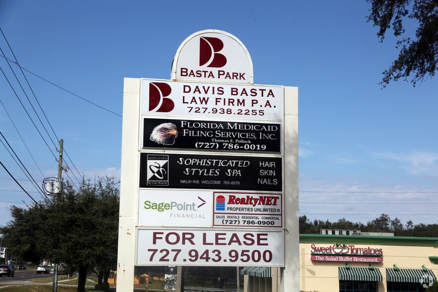 More Photos Of 31111-31125 US Highway 19 N, Palm Harbor Office For Lease