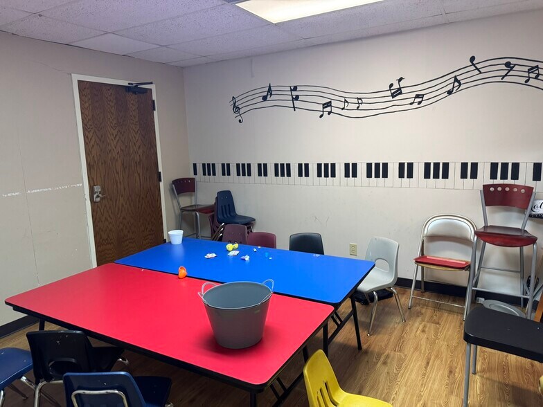 More Photos Of 3114 Old Denton Rd, Carrollton Specialty For Sale