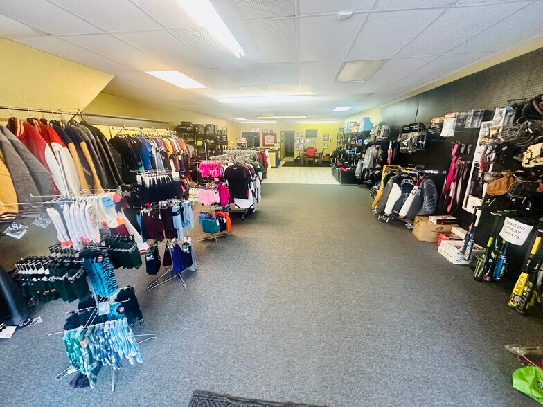 More Photos Of 870 Main St, Follansbee Storefront Retail Residential For Sale