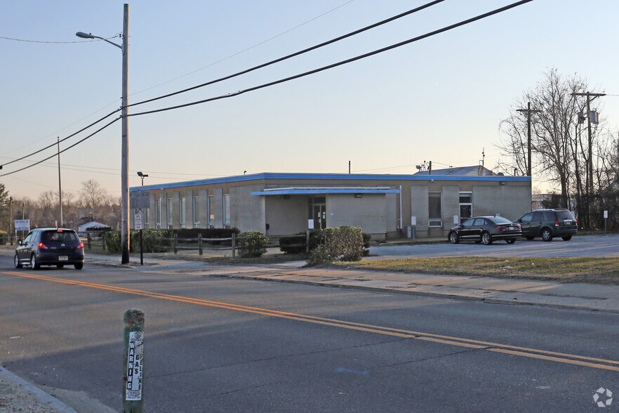 More Photos Of 328 S 2nd St, Millville Warehouse For Lease
