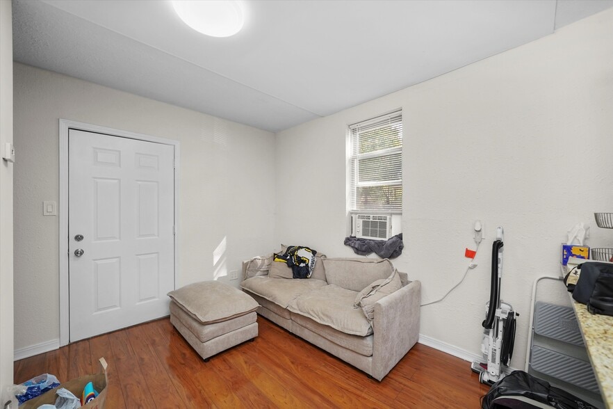 More Photos Of 3501 W Palmer St, Chicago Apartments For Sale