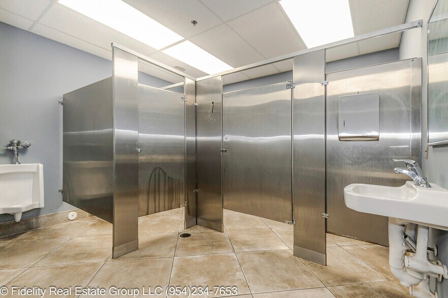 More Photos Of 3651 NW 120th Ave, Coral Springs Warehouse For Lease