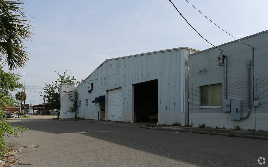 More Photos Of 1855 Ionia St, Jacksonville Warehouse For Lease