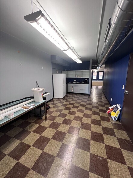 More Photos Of 318 S Broadway, Rochester General Retail For Sale