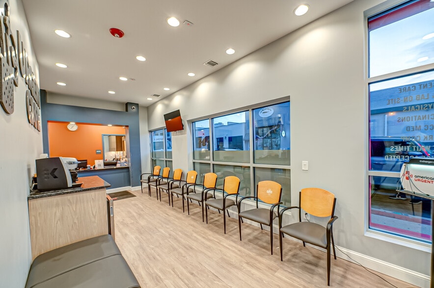 More Photos Of 24 Railroad Ave, Patchogue Office For Sale