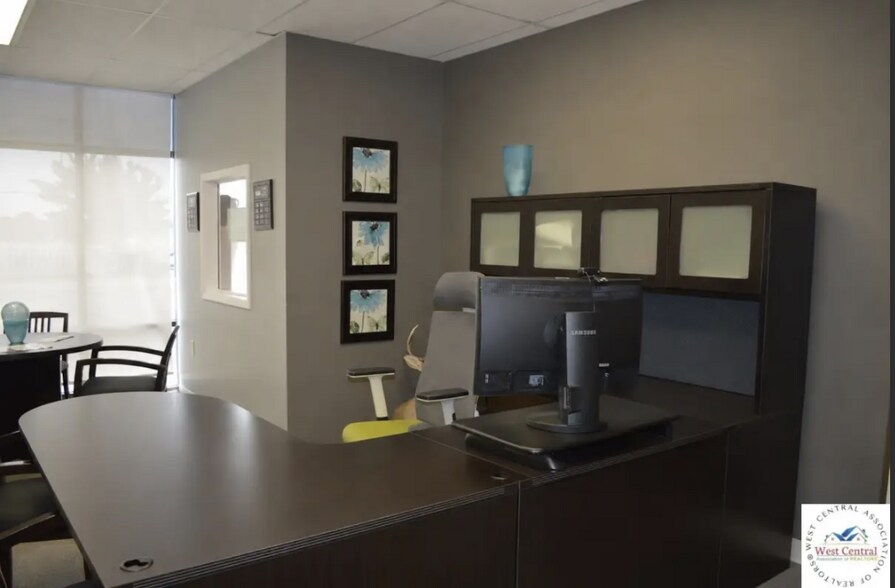 More Photos Of 762 Winchester Dr, Sedalia Office For Lease