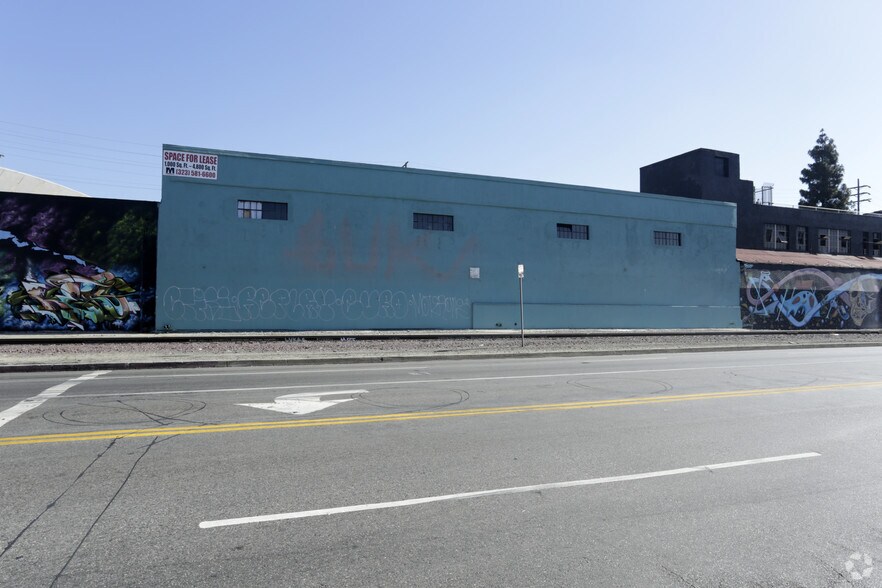 More Photos Of 314 W 58th St, Los Angeles Warehouse For Lease