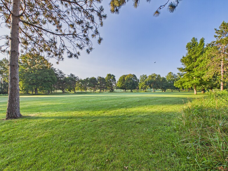 More Photos Of 7453 400 S, Marion Sports And Entertainment For Sale