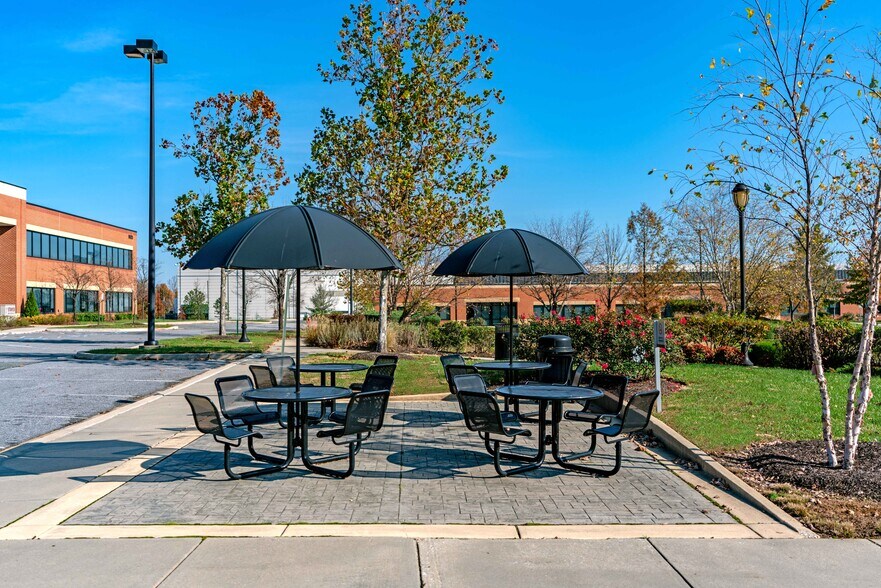 More Photos Of 9920 Franklin Square Dr, Nottingham Medical For Lease