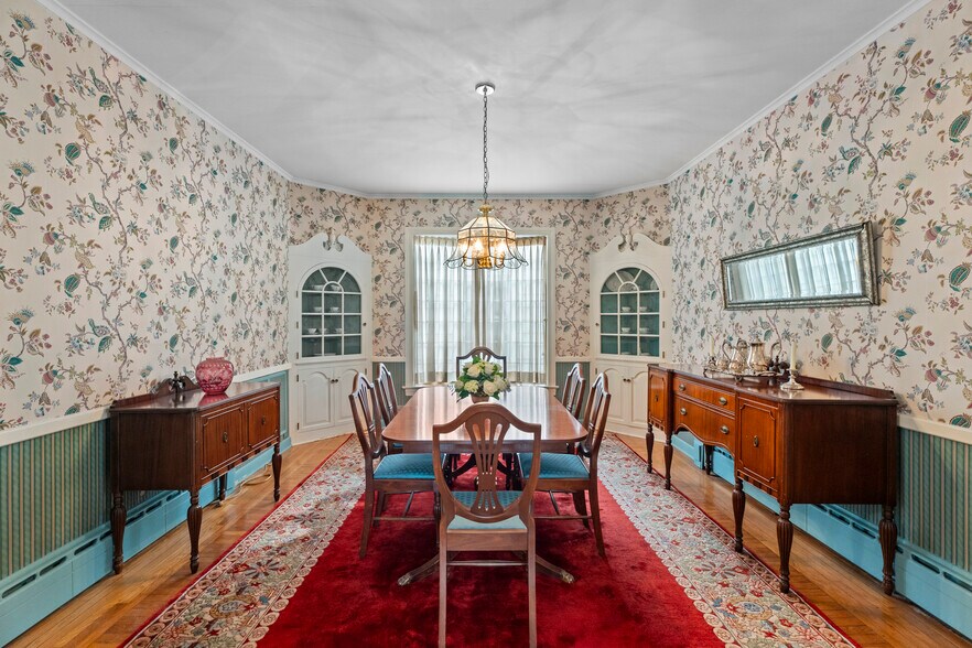 More Photos Of 32 E Main St, Mystic Office For Sale