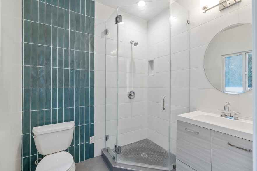 More Photos Of 1411-1413 Cloverfield Blvd, Santa Monica Apartments For Sale