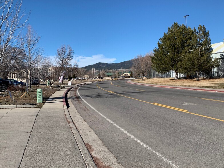 More Photos Of 2910-2920 Riverside Dr, Susanville General Retail For Lease