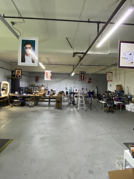 More Photos Of 3260 19th St, San Francisco Showroom For Lease