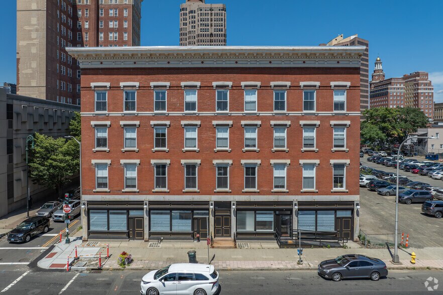 More Photos Of 105 Court St, New Haven Apartments For Lease