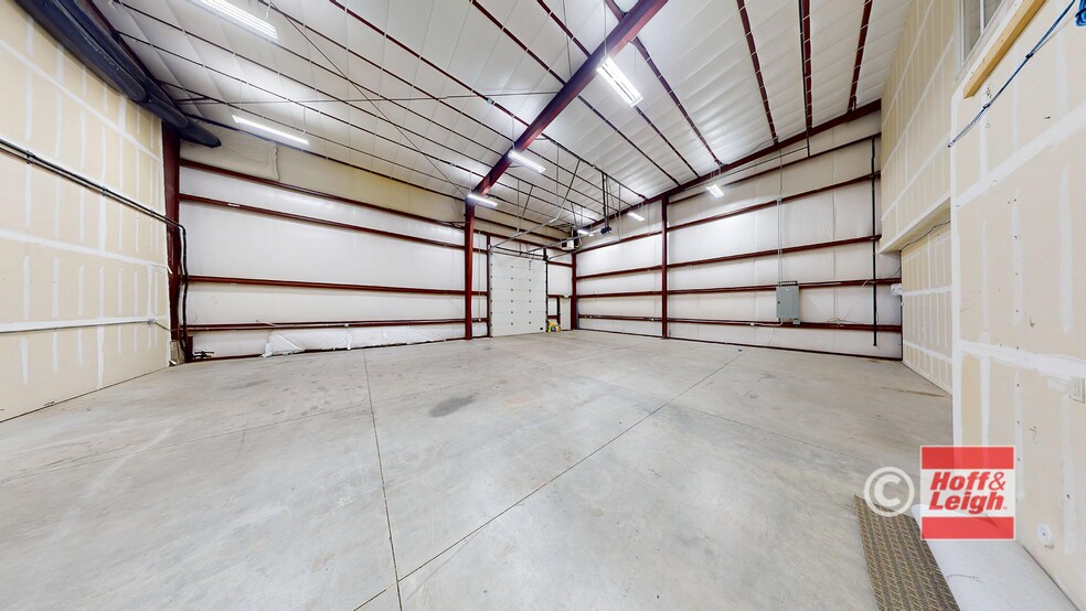 More Photos Of 131-135 Winters Dr, Colorado Springs Distribution For Lease
