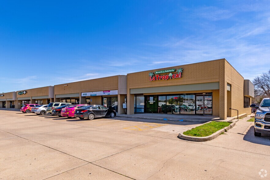 10911181 S Aspen Ave, Broken Arrow, OK 74012 For Lease
