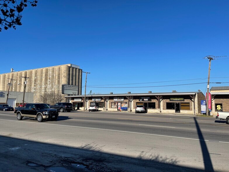 More Photos Of 128 N Saginaw Blvd, Saginaw Storefront Retail Office For Lease