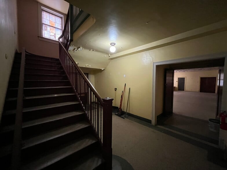 More Photos Of 2410 Fairfield Ave, Fort Wayne Religious Facility For Sale
