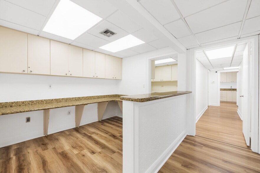More Photos Of 100 SE 15th Ave, Fort Lauderdale Medical For Lease