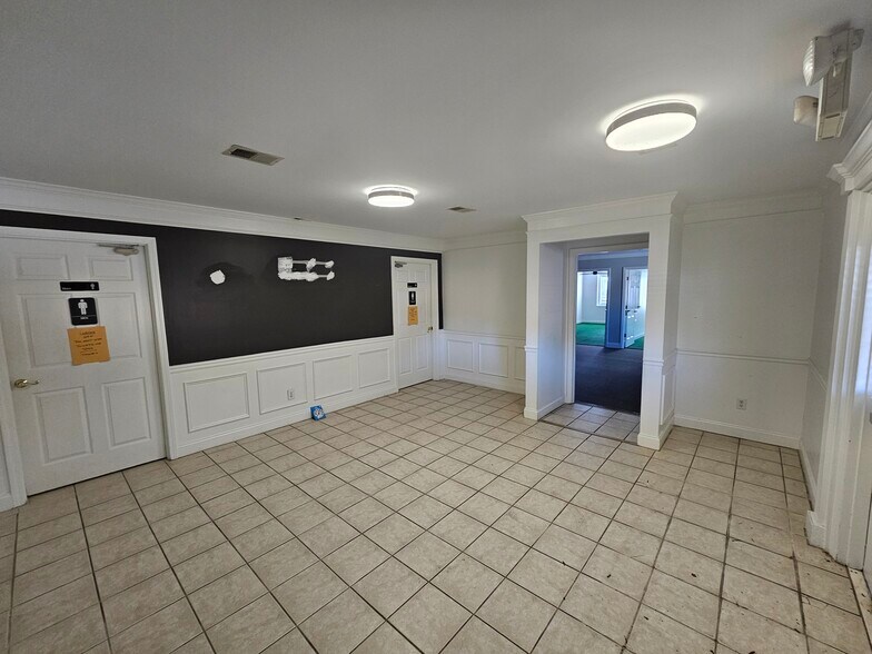 More Photos Of 103 Buford Dam Rd, Cumming Religious Facility For Lease