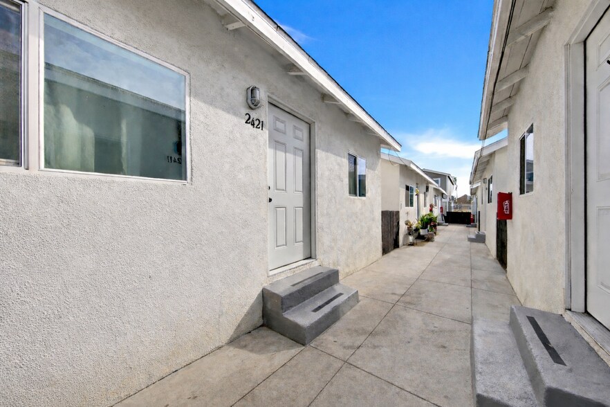 More Photos Of 2411-2421 L St, San Diego Apartments For Sale