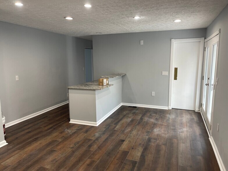 More Photos Of 3036 NE Roswell Rd, Marietta Office Residential For Lease