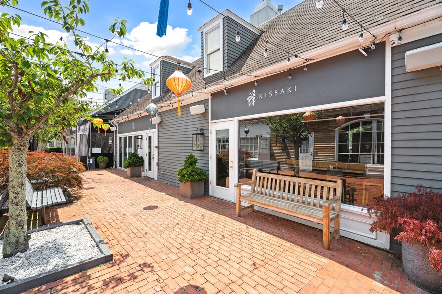 More Photos Of 670 Montauk Hwy, Water Mill Storefront Retail Office For Lease