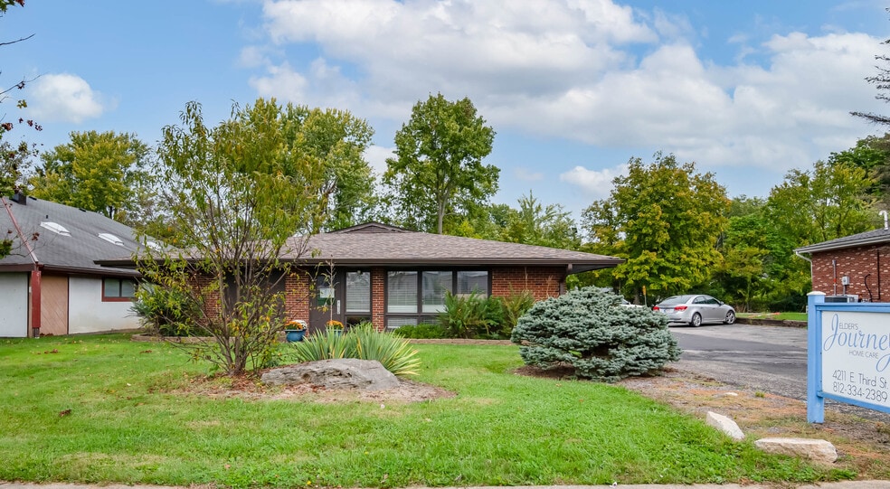 More Photos Of 4211 E Third St, Bloomington Office For Lease