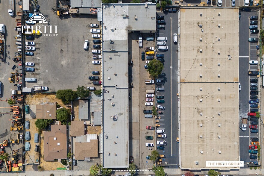 More Photos Of 11132 Fleetwood St, Sun Valley Warehouse For Lease