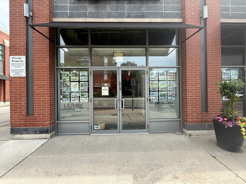 More Photos Of 125 Lakeshore Rd E, Mississauga Coworking Space
