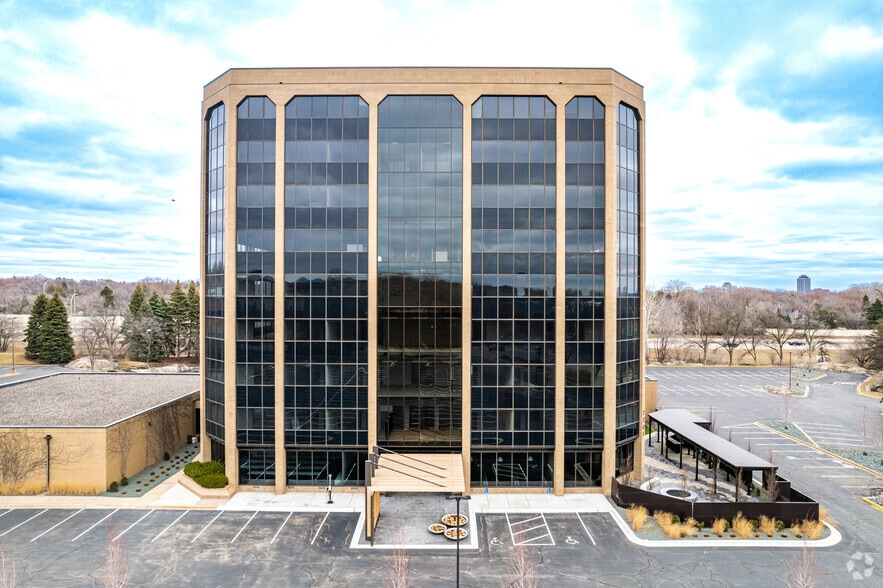 More Photos Of 7201 Metro Blvd, Edina Office For Lease