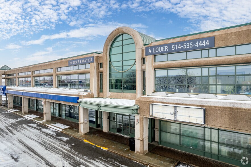 More Photos Of 2572 Boul Daniel Johnson, Laval Coworking Space