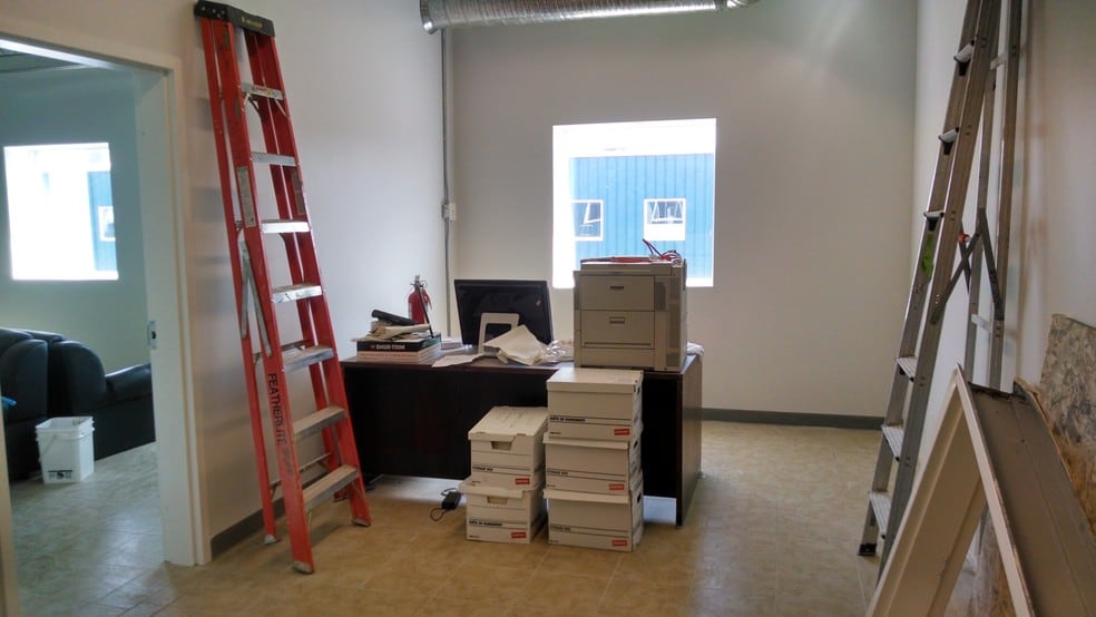 More Photos Of 8800 Venture Ave SE, Calgary Warehouse For Lease