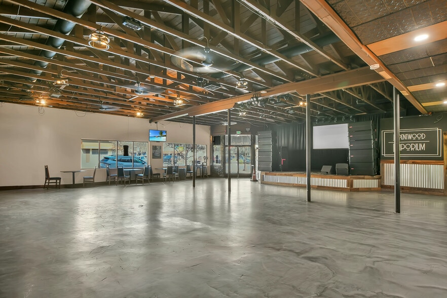 More Photos Of 561 1st St, Brentwood Storefront Retail Office For Sale