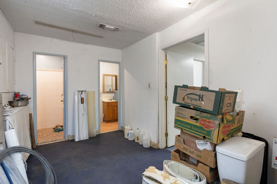 More Photos Of 919 N Chester Ave, Bakersfield Storefront Retail Office For Sale