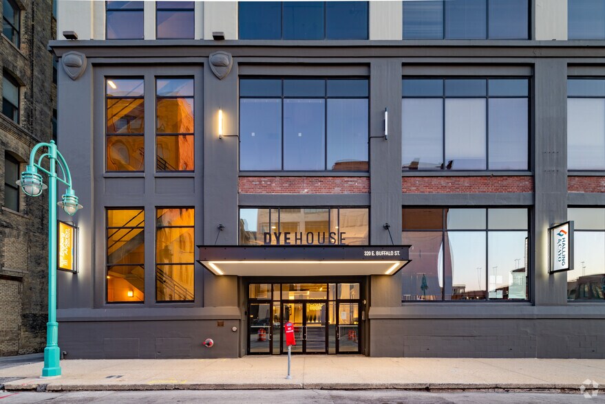 More Photos Of 320 E Buffalo St, Milwaukee Office For Lease