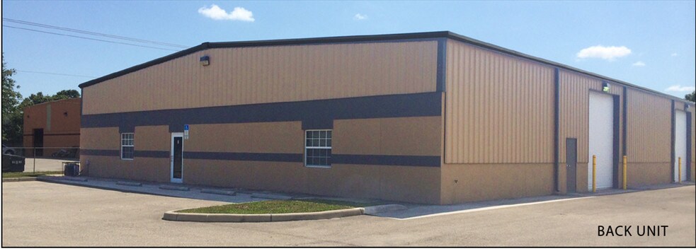 More Photos Of 5641 Division Dr, Fort Myers Warehouse For Lease